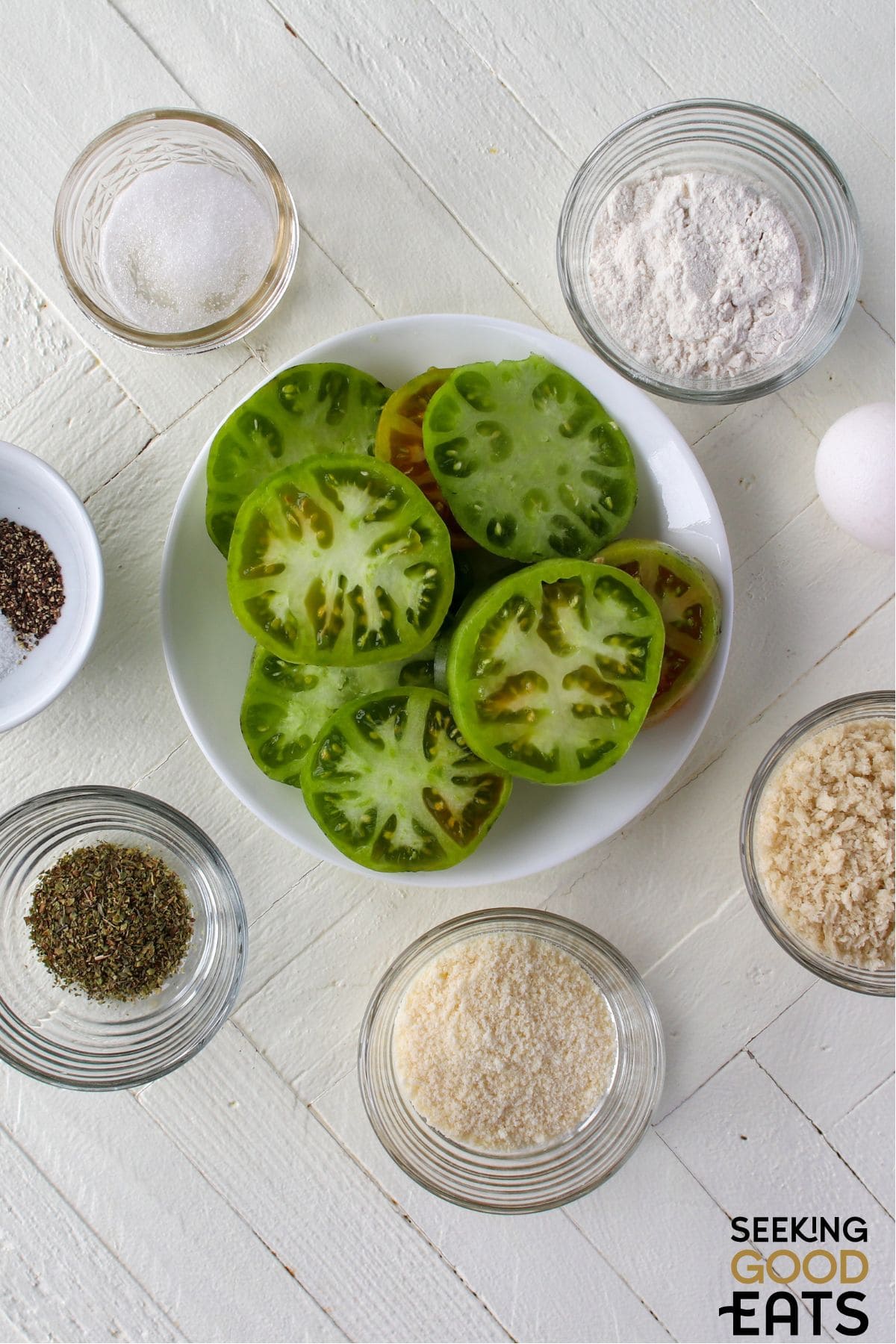 Ingredients needed to make air fried green tomatoes.