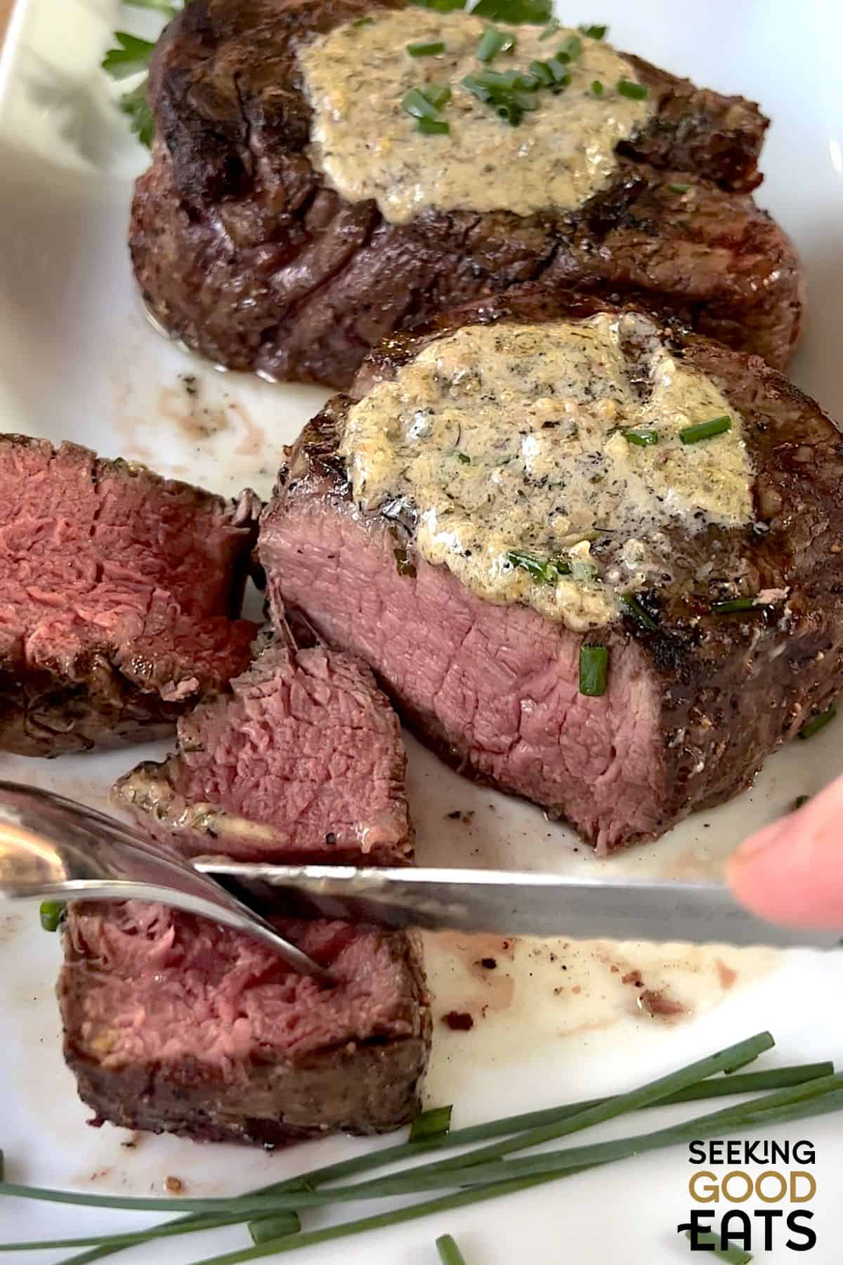 filet mignon on the grill